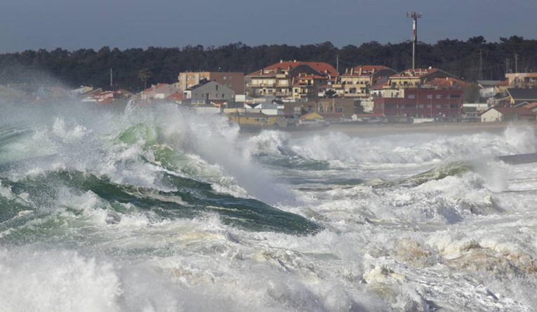 Loša vijest za obalne gradove: Na oceanima sve jače oluje s većim valovima